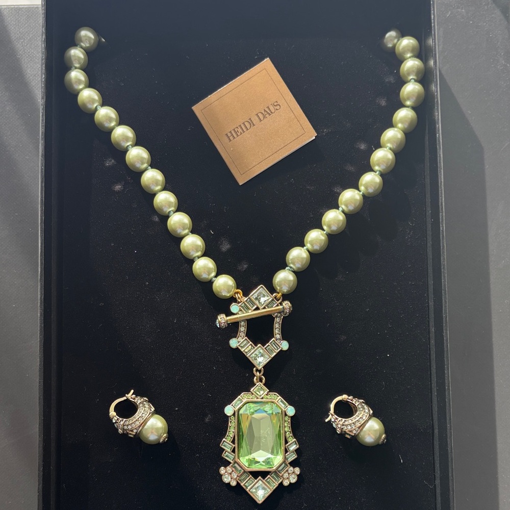 Heidi Daus Light Green Pearl Necklace with Crystal Pendant & Matching Earrings